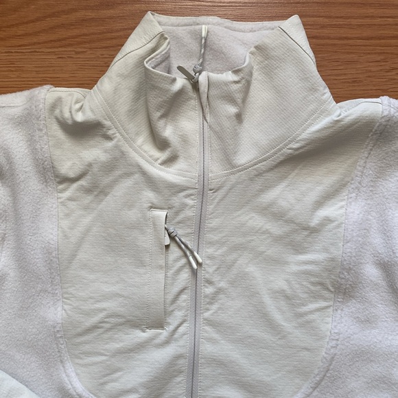 ❤️ Lululemon Fleece + Ripstop Hiking Pullover Bone Size 6 NWT - Picture 13 of 16